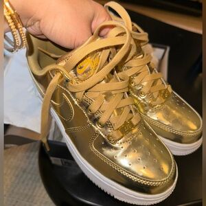 Nike Air Force 1 Liquid Gold Metallic size 5 (youth) / size 6.5 (women’s)